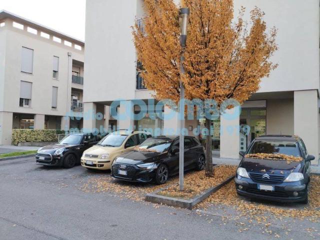 Locale Commerciale in affitto a Brescia