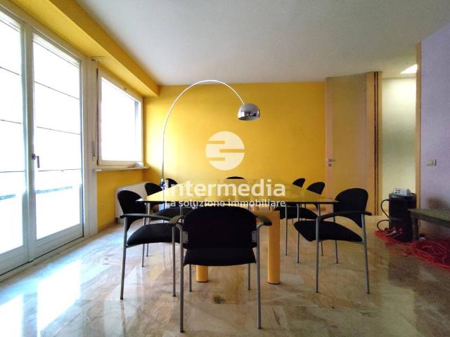 Locale Commerciale in affitto a Zona Sud, Brescia