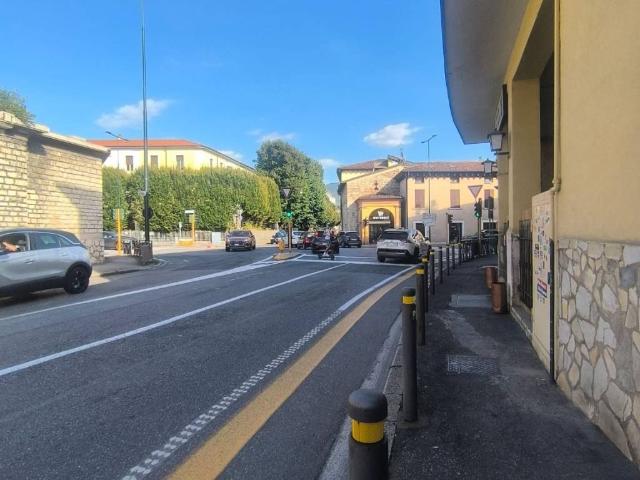 Locale Commerciale in affitto a Zona Nord, Brescia
