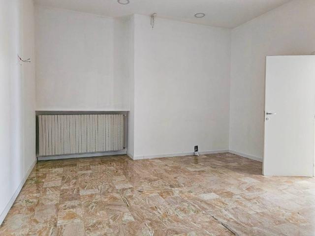 Locale Commerciale in affitto a Zona Nord, Brescia