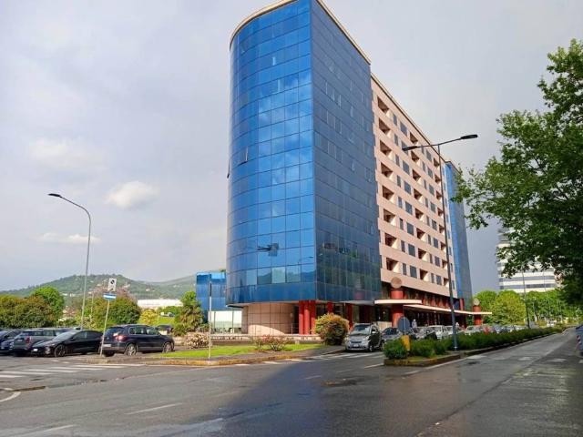 Locale Commerciale in affitto a Brescia