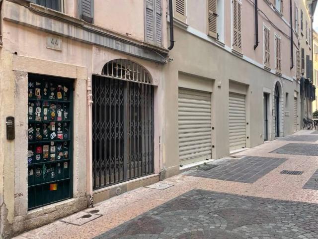 Locale Commerciale in affitto a Zona Centro, Brescia