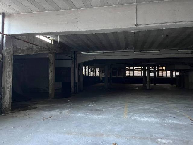 Locale Commerciale in affitto a Brescia