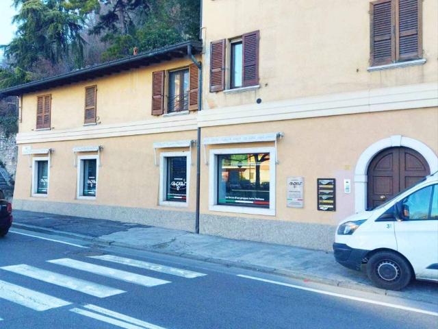 Locale Commerciale in affitto a Zona Centro, Brescia
