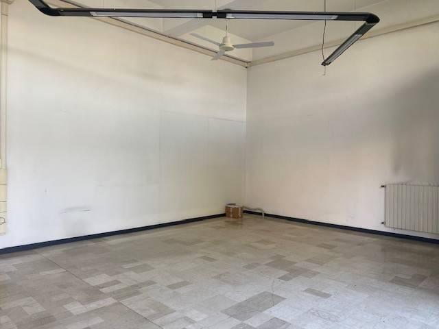 Locale Commerciale in affitto a Zona Ovest, Brescia
