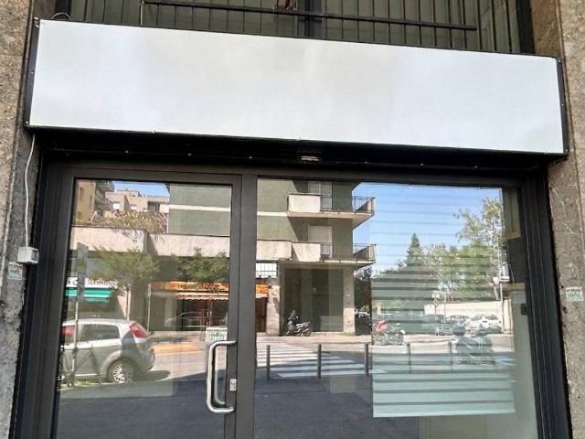 Locale Commerciale in affitto a Zona Omogenea Milano Nord, Bresso