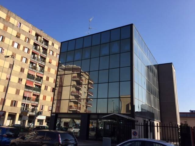 Locale Commerciale in affitto a Zona Omogenea Milano Nord, Bresso