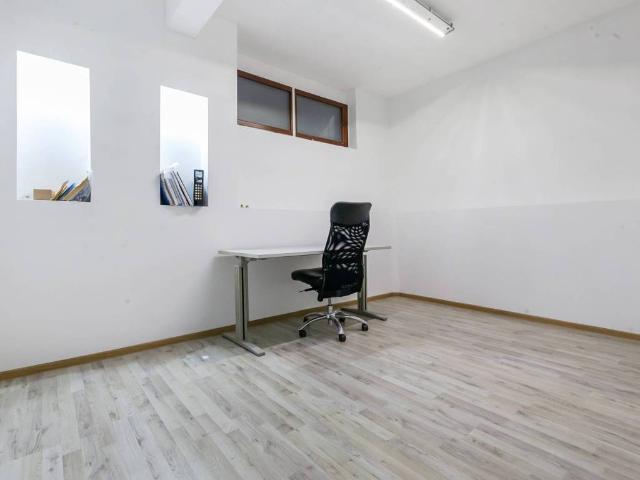 Locale Commerciale in affitto a Zona Omogenea Milano Nord, Bresso