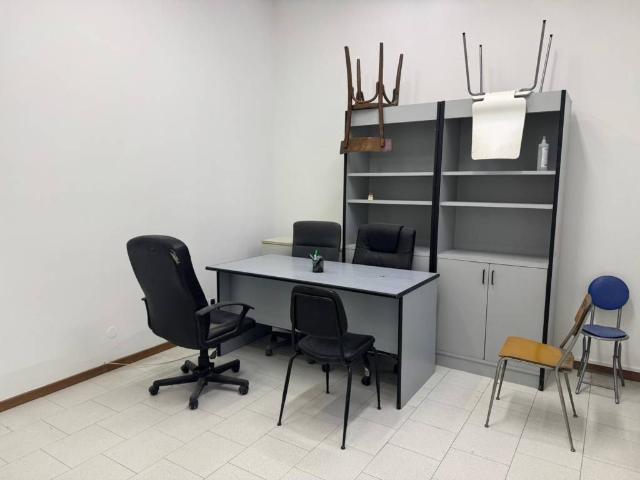 Locale Commerciale in affitto a Zona Omogenea Milano Nord, Bresso
