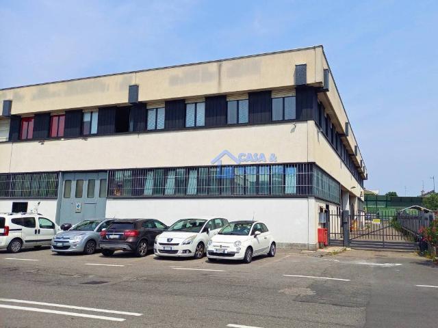 Locale Commerciale in affitto a Zona Omogenea Milano Nord, Bresso