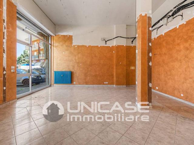 Locale Commerciale in affitto a Piemonte, Torino