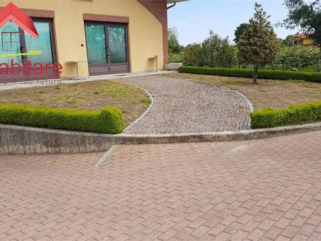 Locale Commerciale in affitto a Piemonte, Torino