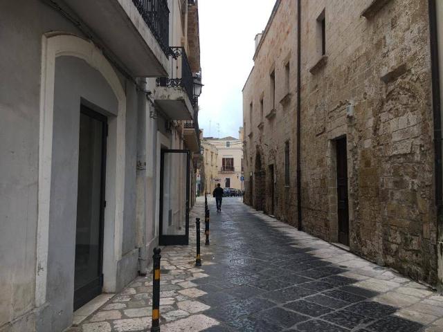 Locale Commerciale in affitto a Centro, Puglia