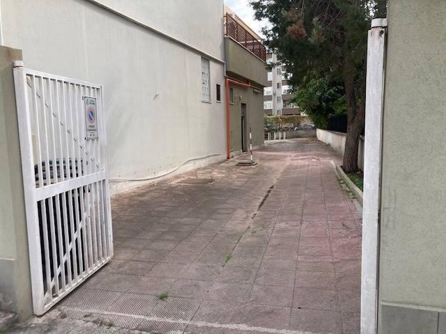 Locale Commerciale in affitto a Santa Chiara, Puglia