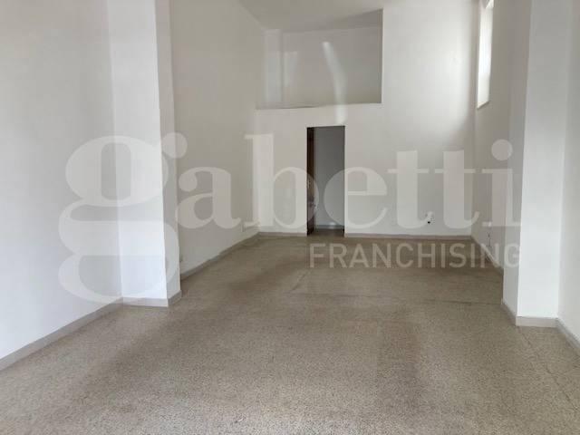 Locale Commerciale in affitto a Santa Chiara, Puglia