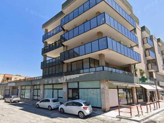 Locale Commerciale in affitto a Sant'Angelo, Puglia