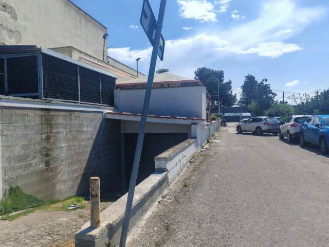 Locale Commerciale in affitto a Puglia, Brindisi