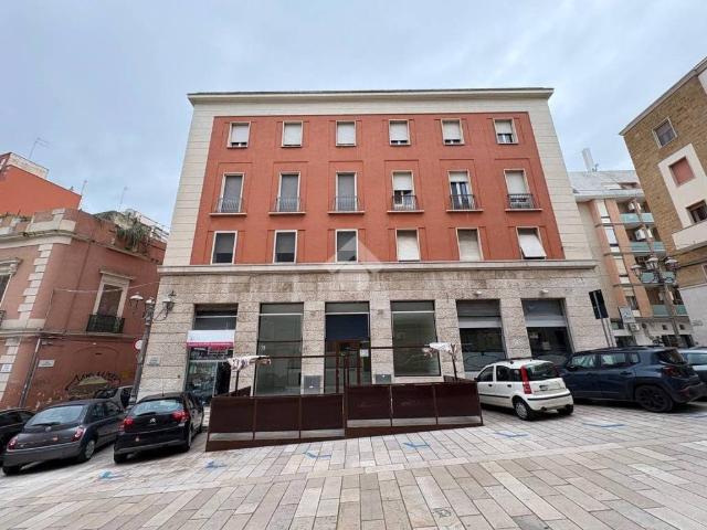 Locale Commerciale in affitto a Centro, Puglia