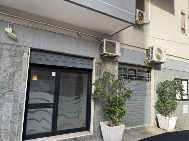 Locale Commerciale in affitto a Commenda, Puglia