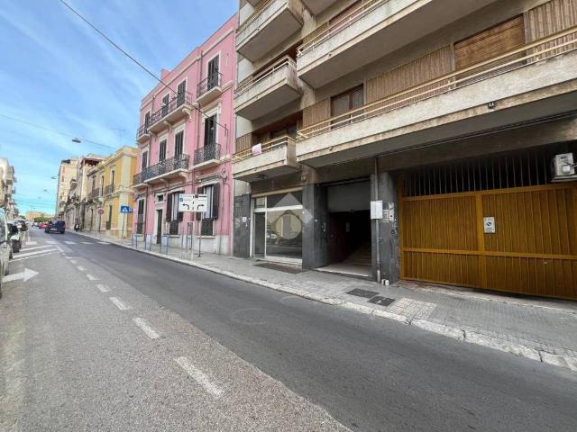 Locale Commerciale in affitto a Centro, Puglia