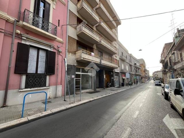 Locale Commerciale in affitto a Centro, Puglia