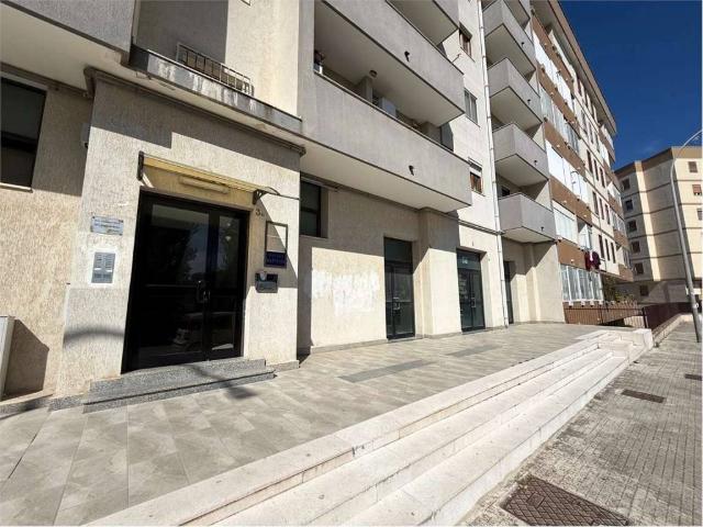 Locale Commerciale in affitto a Sant'Angelo, Puglia