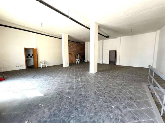 Locale Commerciale in affitto a Sant'Angelo, Puglia