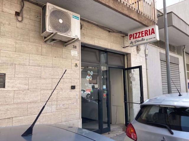 Locale Commerciale in affitto a Cappuccini, Puglia