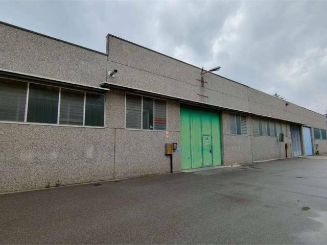 Locale Commerciale in affitto a Briosco, Lombardia