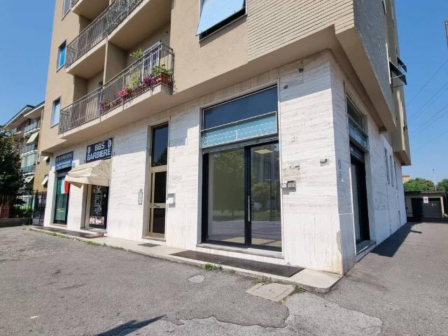 Locale Commerciale in affitto a Brugherio, Lombardia