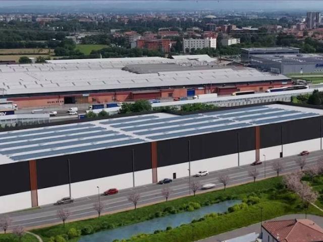 Locale Commerciale in affitto a Brugherio, Lombardia