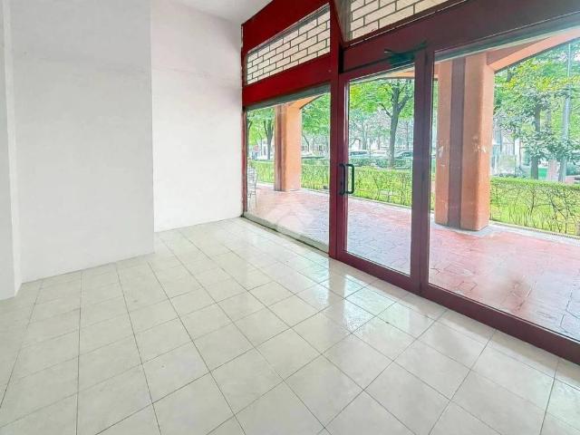 Locale Commerciale in affitto a Brugherio, Lombardia