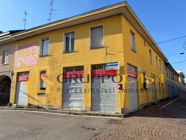 Locale Commerciale in affitto a Brugherio, Lombardia
