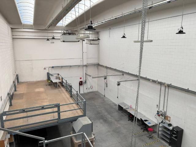 Locale Commerciale in affitto a Brugherio, Lombardia