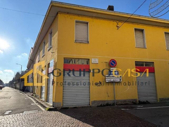 Locale Commerciale in affitto a Baraggia, Brugherio
