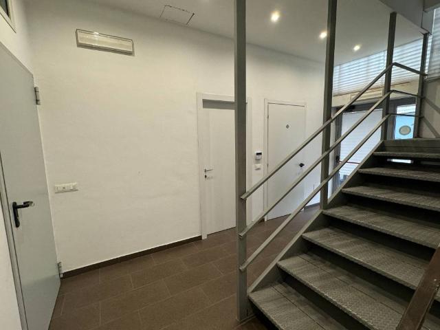 Locale Commerciale in affitto a Brugherio, Lombardia