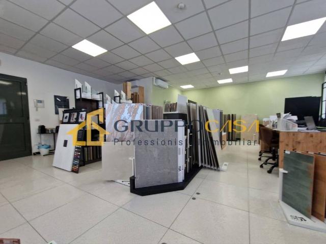 Locale Commerciale in affitto a Brugherio, Lombardia