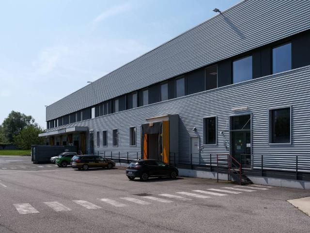 Locale Commerciale in affitto a Buccinasco, Lombardia