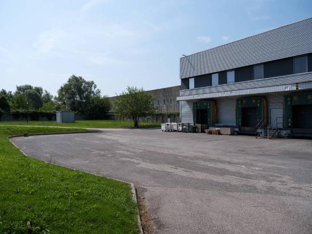 Locale Commerciale in affitto a Buccinasco, Lombardia