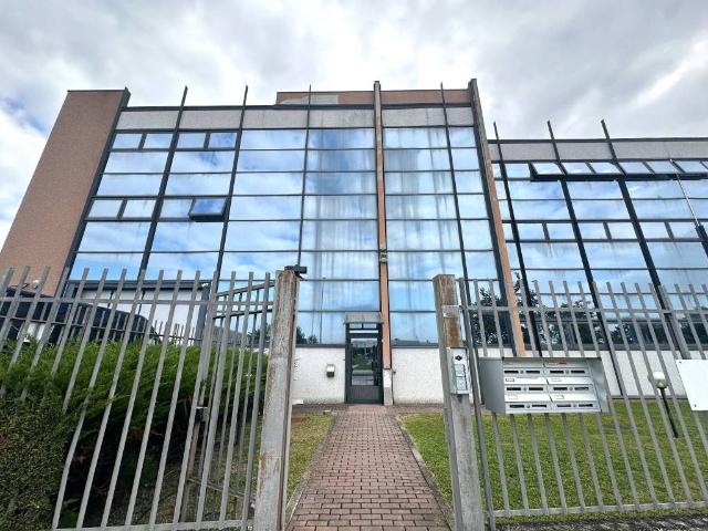 Locale Commerciale in affitto a Buccinasco, Lombardia