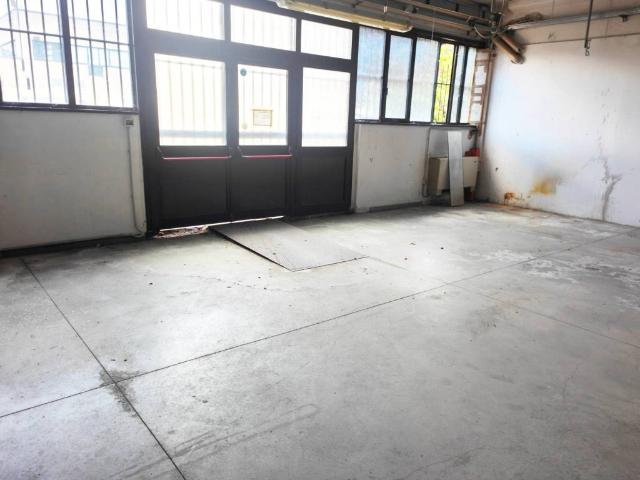 Locale Commerciale in affitto a Palazzetto II, Bucine