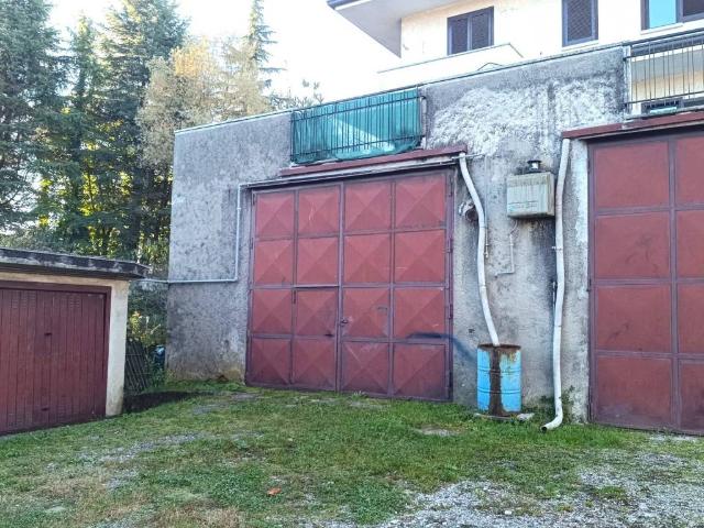 Locale Commerciale in affitto a Bulciago, Lombardia