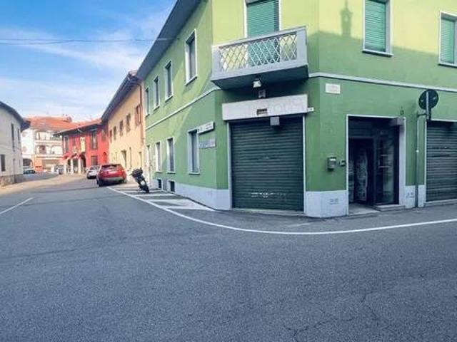 Locale Commerciale in affitto a Buscate, Lombardia