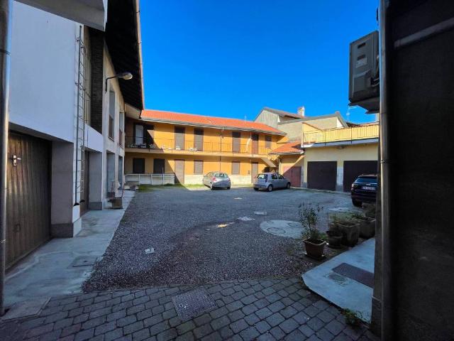 Locale Commerciale in affitto a Buscate, Lombardia