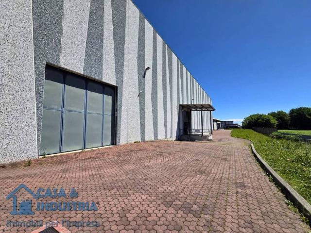 Locale Commerciale in affitto a Busnago, Lombardia