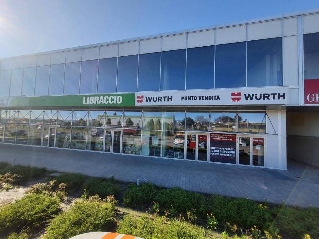 Locale Commerciale in affitto a Busnago, Lombardia