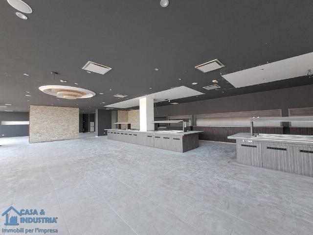 Locale Commerciale in affitto a Busnago, Lombardia