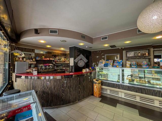 Locale Commerciale in affitto a Busnago, Lombardia