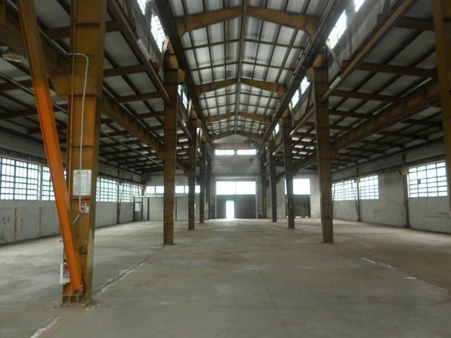 Locale Commerciale in affitto a Beata Giuliana, Busto Arsizio