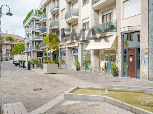 Locale Commerciale in vendita a San Giovanni, Busto Arsizio